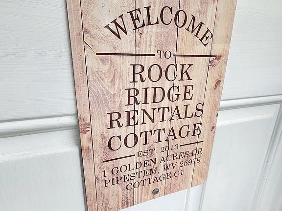 5th image of 24 Golden Acreage Dr