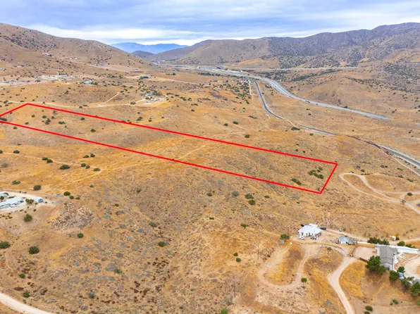 3 Rushing Creek Trl, Palmdale, CA 93550