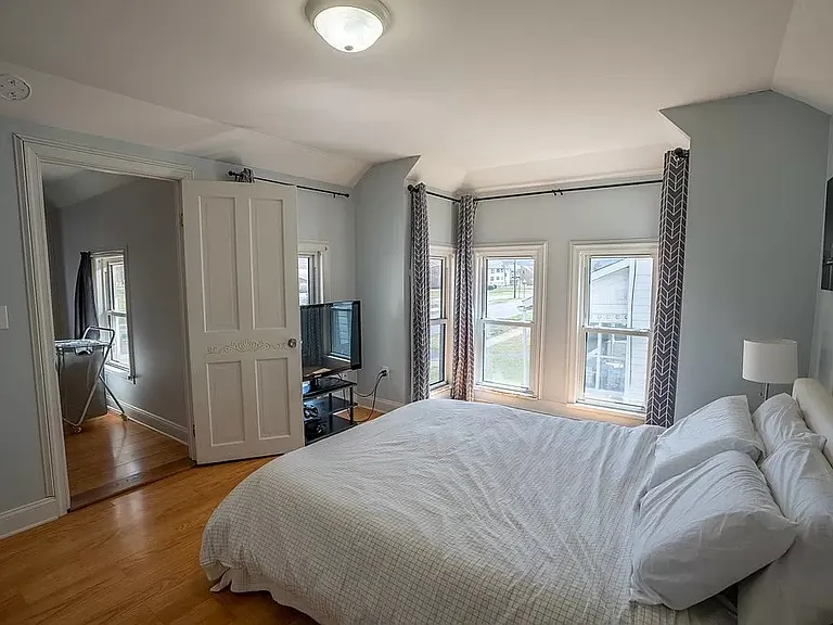 210 S Keystone Ave — Photo 15