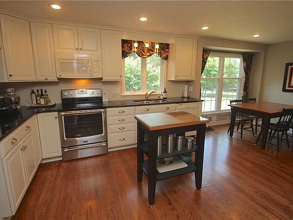 4th image of 15 Cambric Cir
