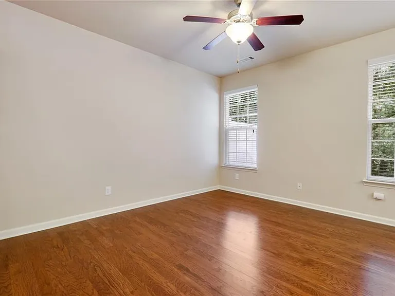 3242 Brockenhurst Dr — Photo 12
