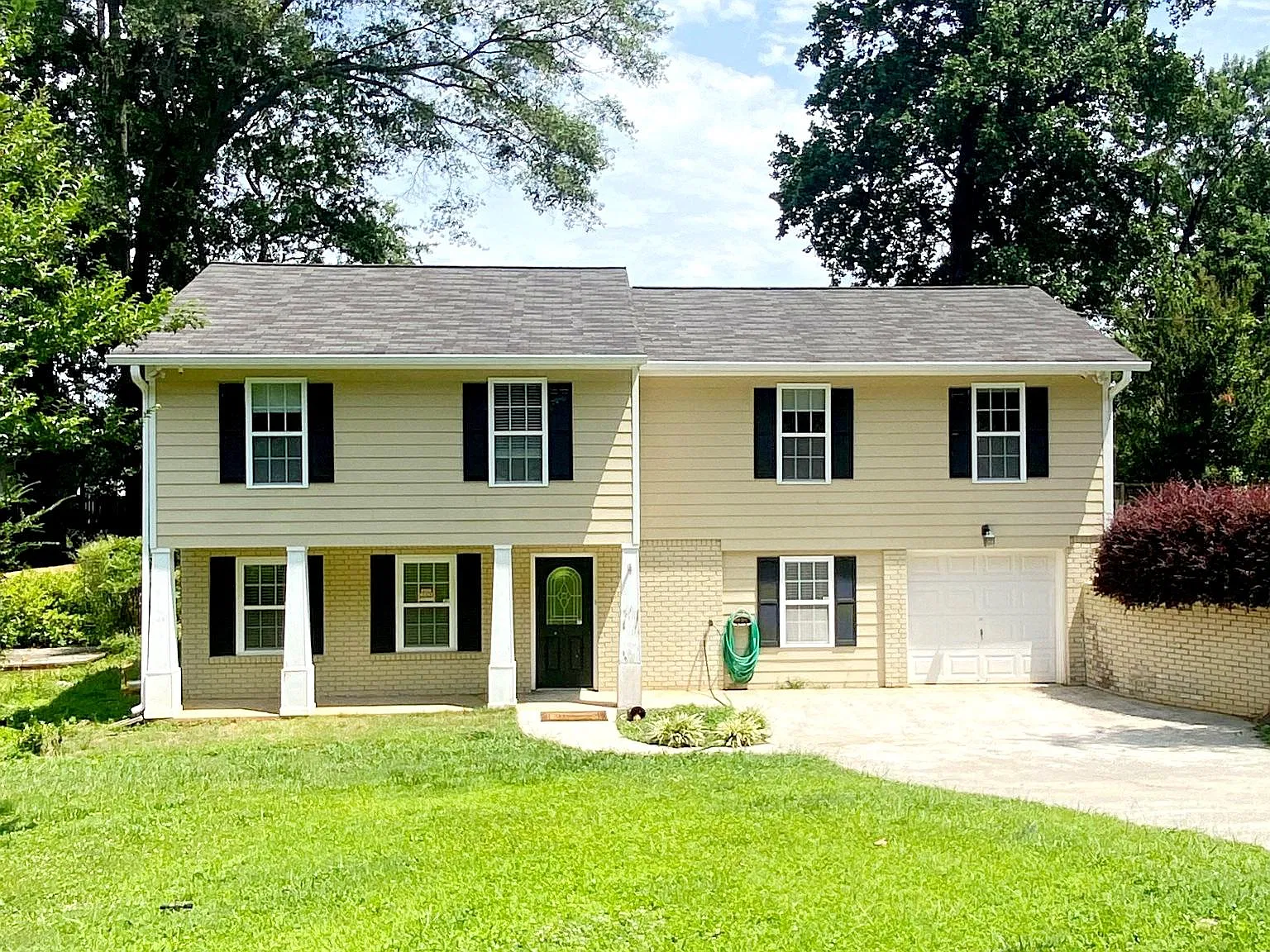 4 bed, 2163 sqft, $2,850 — Photo 1