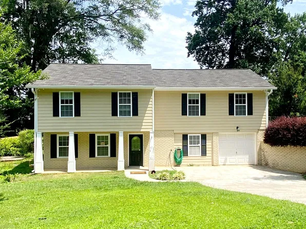 415 Dan Pl SE, Smyrna, GA 30082