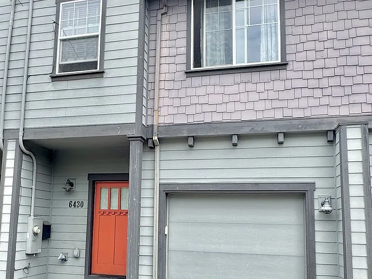 6430 N Maryland Ave — Photo 1