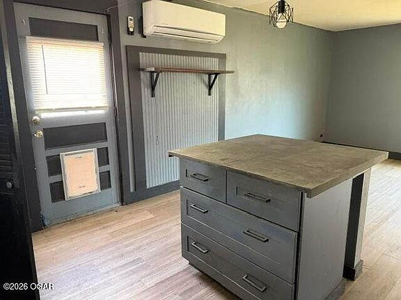3rd image of 1819 Olive St