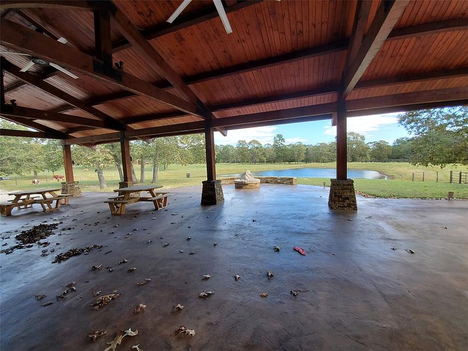 1st image of 207 Fish Creek Ct