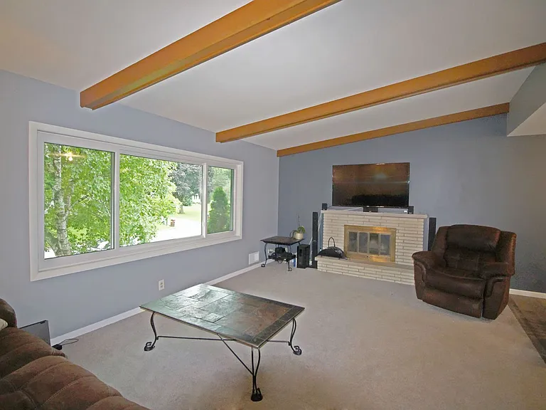 4136 Kings Dr — Photo 8