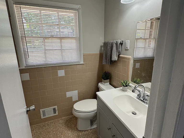 1672 Derwin Brown Dr — Photo 15