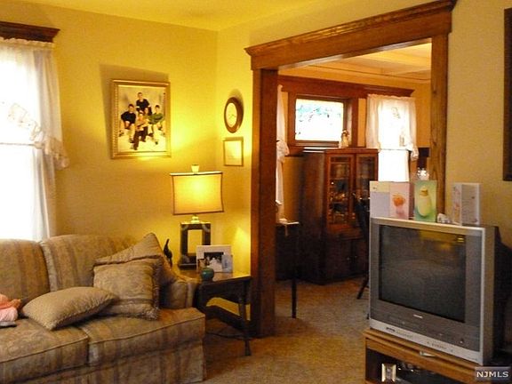 2nd image of 259 Voorhis Ave
