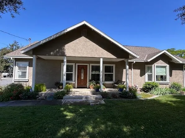 8030 Mondo Ln, Oakdale, CA 95361