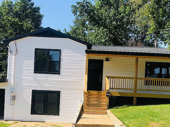 2nd image of 323 Iris St