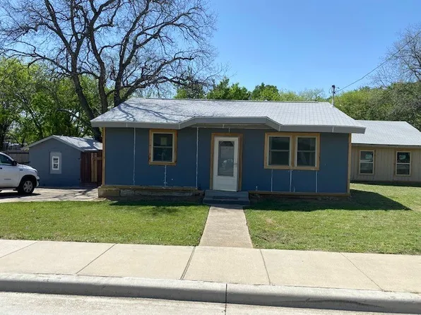 303 S Lakeview Dr, Lake Dallas, TX 75065