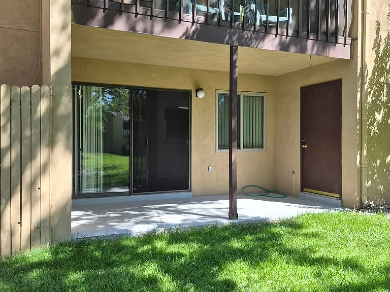925 Country Club Dr SE #C — Photo 17