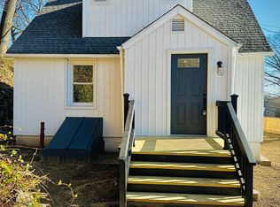 221 Earl Ave, Bridgeport, CT 06606