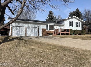720 Browning Ave, Bismarck, ND 58503