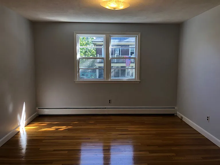 4 Hawthorne St — Photo 4