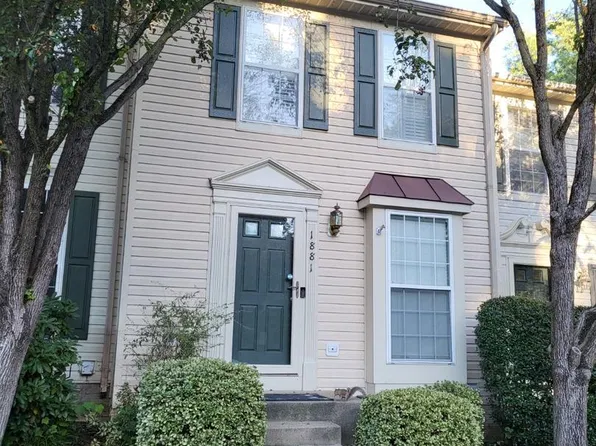 1881 Tiger Lily Cir, Woodbridge, VA 22192