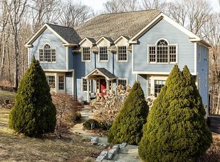 31 Rolling Hill Rd, Ridgefield, CT 06877