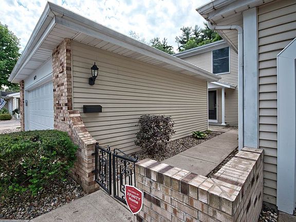 3rd image of 3619 Beechwood Ct