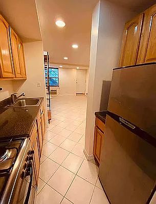2nd image of 408 E 88th St APT 1D