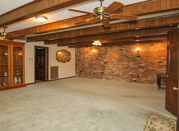4th image of 115 Royal Crescent Dr