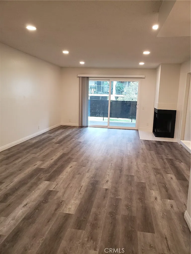 2 bed, 1188 sqft, $2,525 — Photo 2