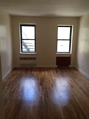 Rented by Eric Goodman Realty Corp | media 28