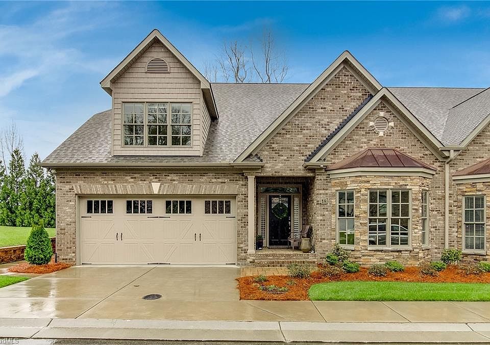 1st image of 18 Blakeney Pl