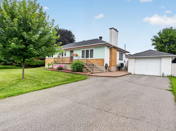 53 Fieldrow St, Ottawa, ON K2G 2Y6