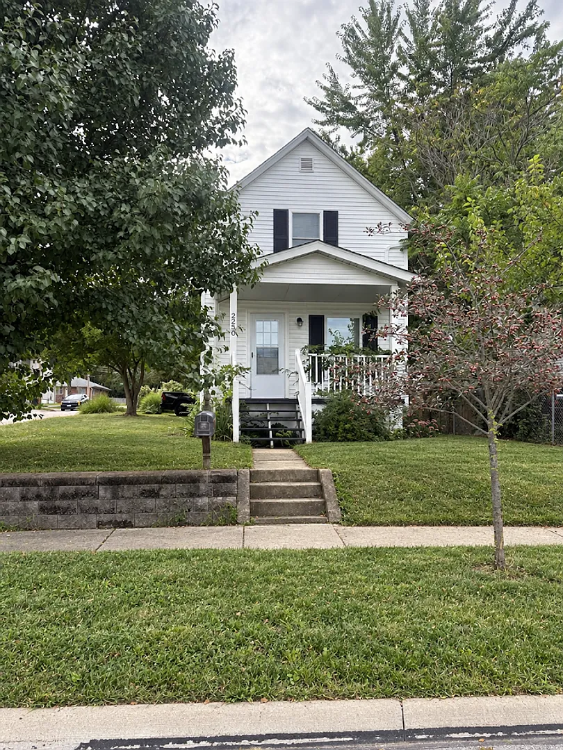 Three bedroom one bathroom home for rent — Photo 1