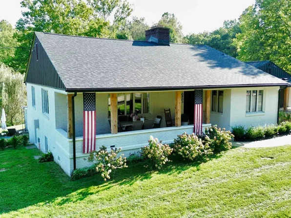 6833 Good Hope Pike, Lost Creek, WV 26385