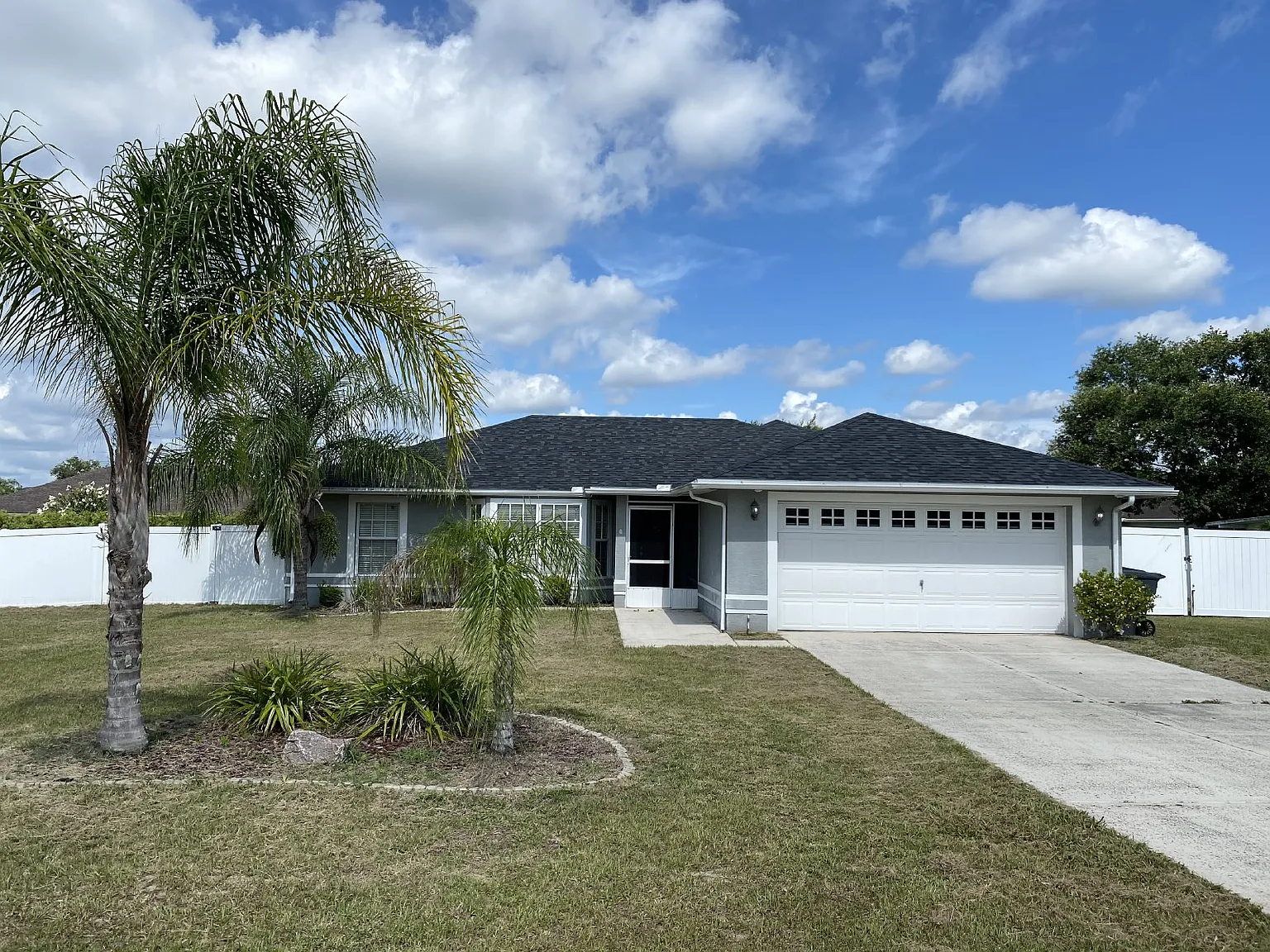 3 bed, 2.0 bath, 1436 sqft, $1,995 — Photo 1