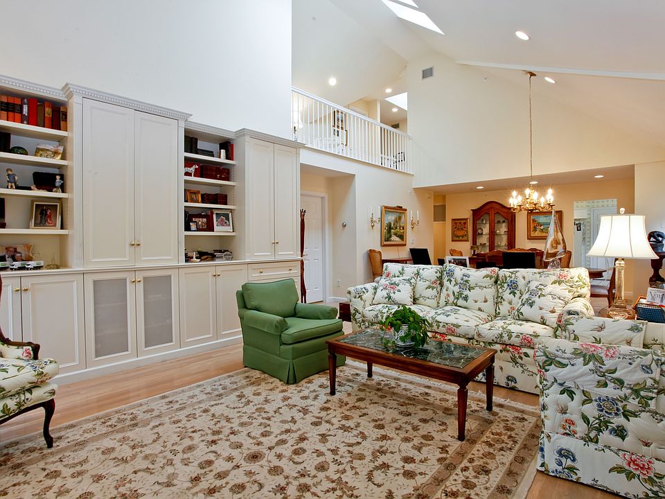 1st image of 12 Brook Hills Cir #12