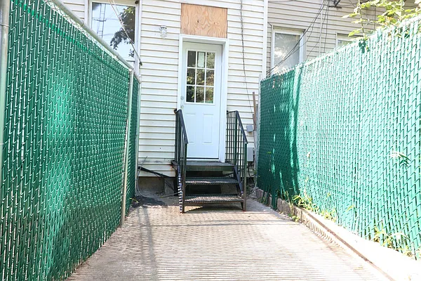 Rented by Compass | media 39