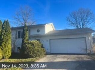 N6572 Hickory Rd, Elkhorn, WI 53121