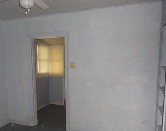 5th image of 141 W Arlee Ave
