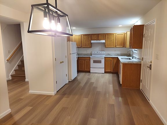 Spacious kitchen and dining area