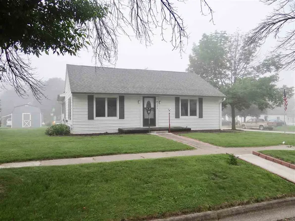 322 Dewey St, Cassville, WI 53806