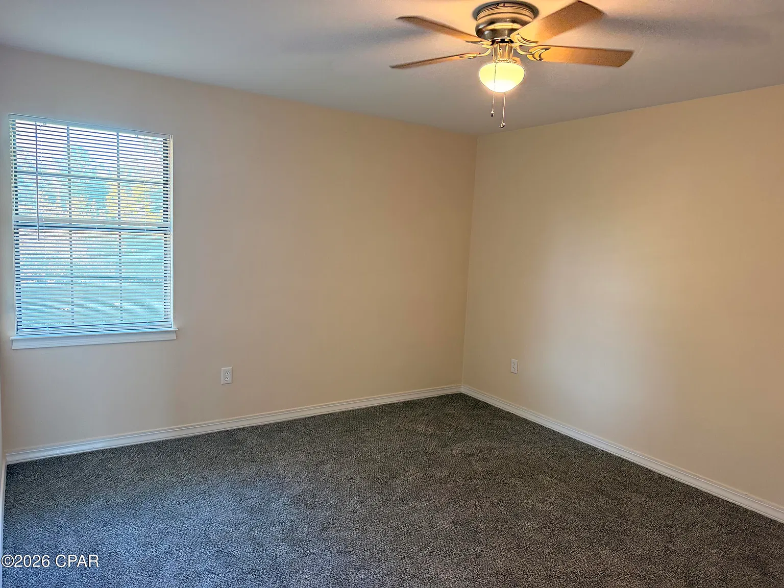 2 bed, 1.5 bath, 900 sqft, $1,300 — Photo 3