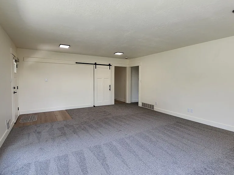167 W Center St — Photo 11