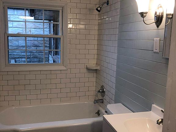 5th image of 1304 Belmont Ave