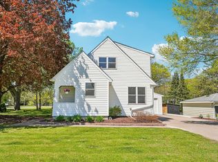 7710 Groveland Rd, Mounds View, MN 55112