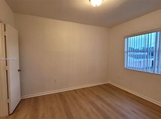 8453 NW 4th Ct #8453, Miami, FL 33150