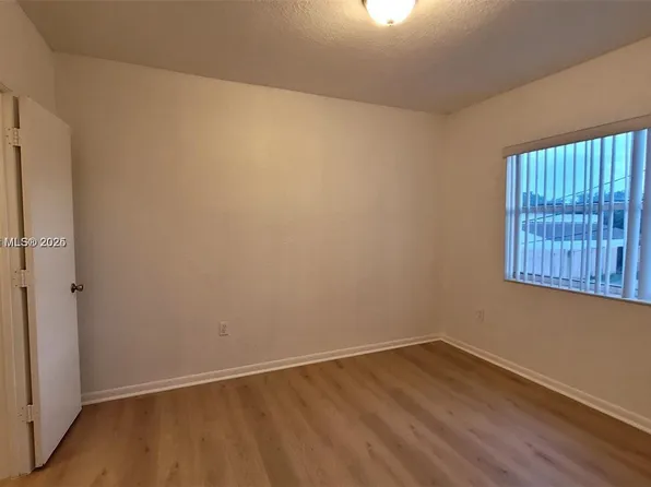 8453 NW 4th Ct #8453, Miami, FL 33150