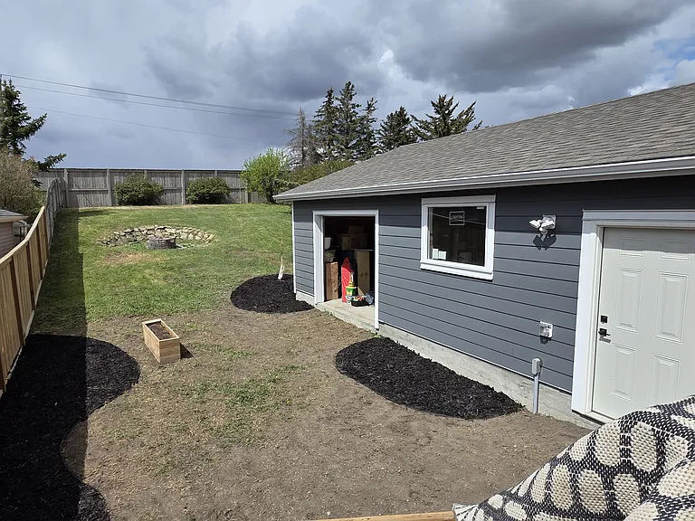 76 E Rundle Pl SW — Photo 19