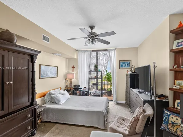 888 S Douglas Rd APT 806, Coral Gables, FL 33134