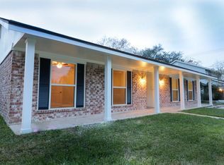 10806 Sagebluff Dr, Houston, TX 77089