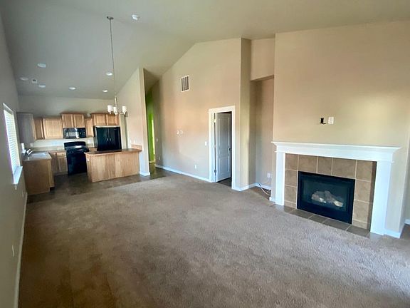 5th image of 176 Pond Lily Dr