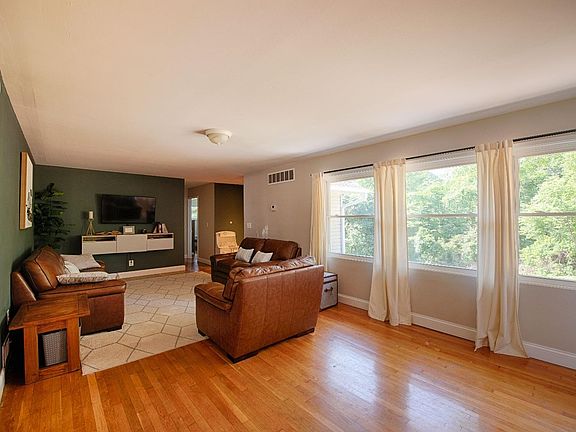 3rd image of 6647 Coffey St