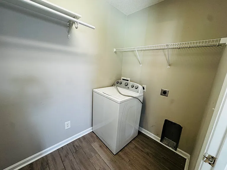 2237 Beauclair Ct — Photo 29